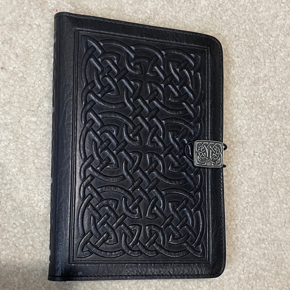 Oberon Design Black Celtic leather Kindle 3 cover